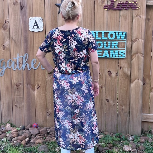 Sweet Rain Floral sheer long tunic LARGE - Picture 6 of 10